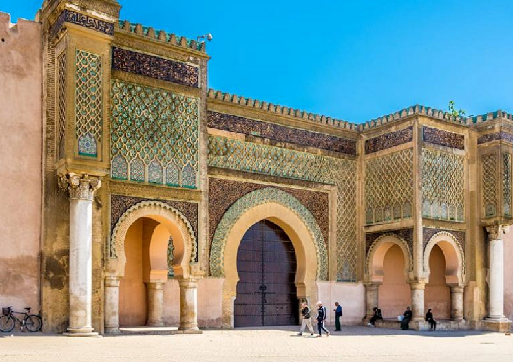 Panorámica de Meknes, ciudad situada en el corazón del Medio Atlas y rodeada por 40 km de murallas.